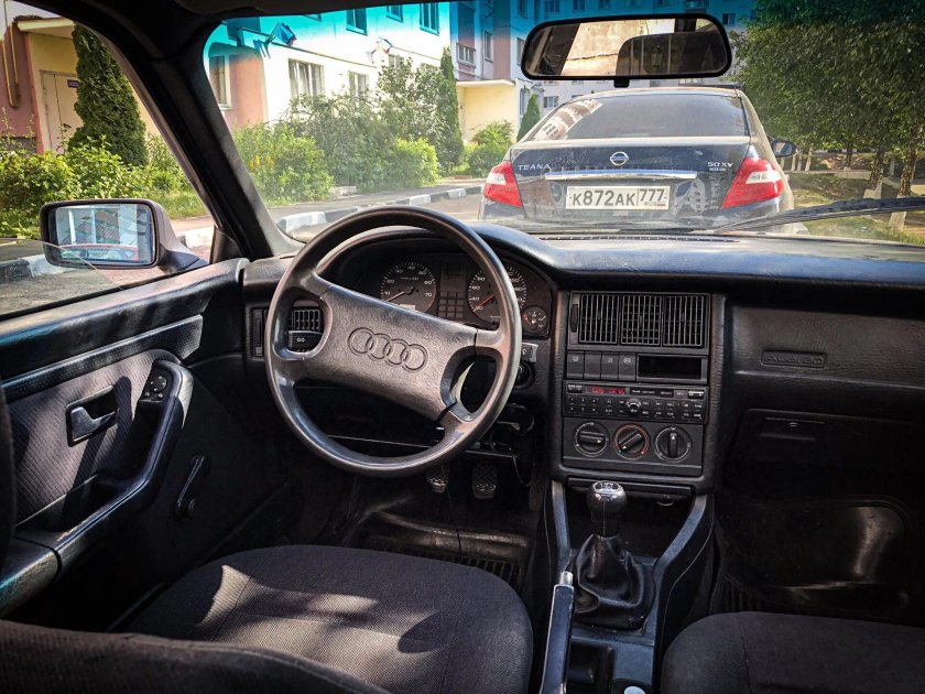 Audi 80 салон
