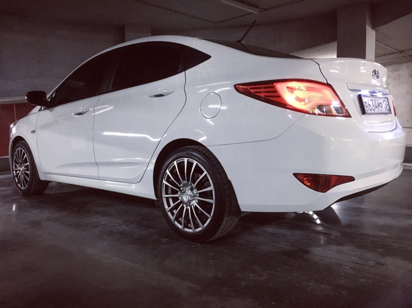 Hyundai Solaris на 16 дисках