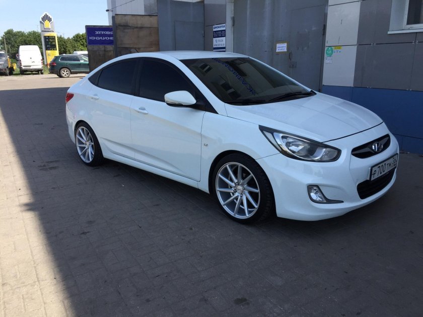 Solaris Hyundai белый r17 вертушки