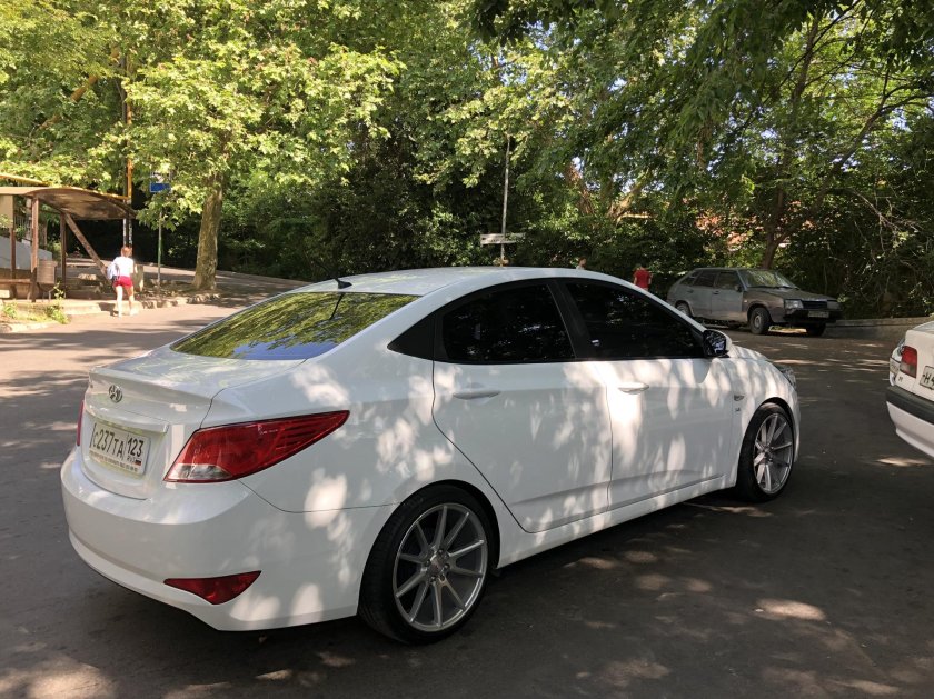 Solaris Hyundai белый r17 вертушки