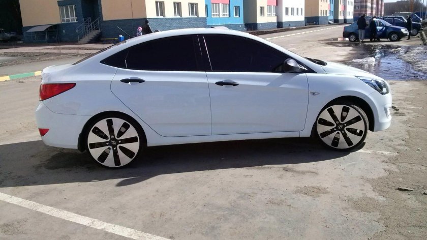 Solaris Hyundai белый r17 вертушки