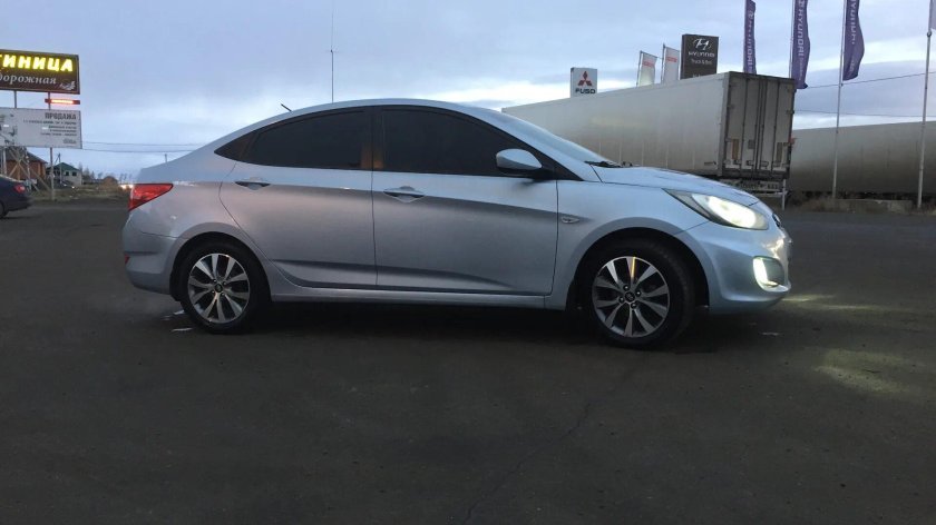 Hyundai Solaris 2011 r16