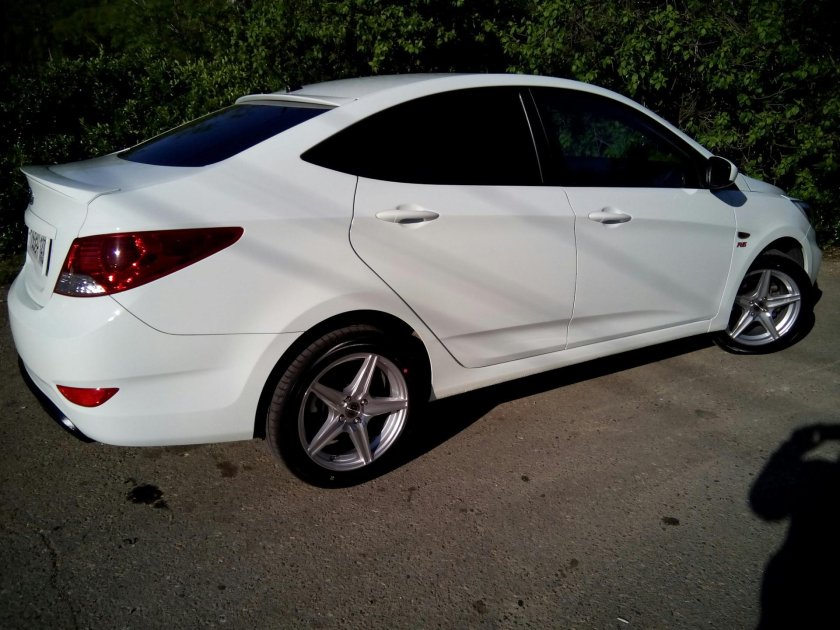 Hyundai Solaris 2 r16