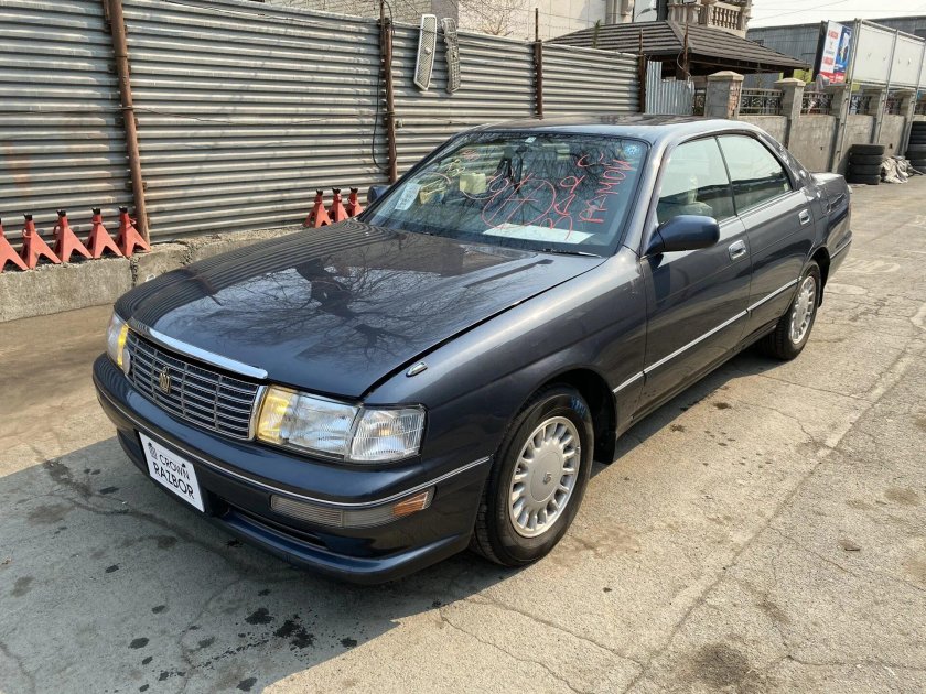 Toyota Crown Royal Touring