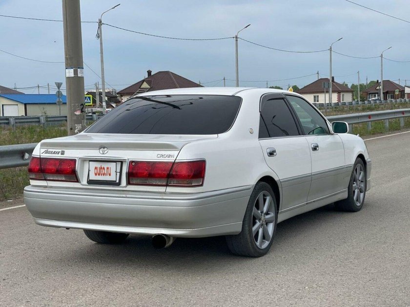 Toyota Crown 2000