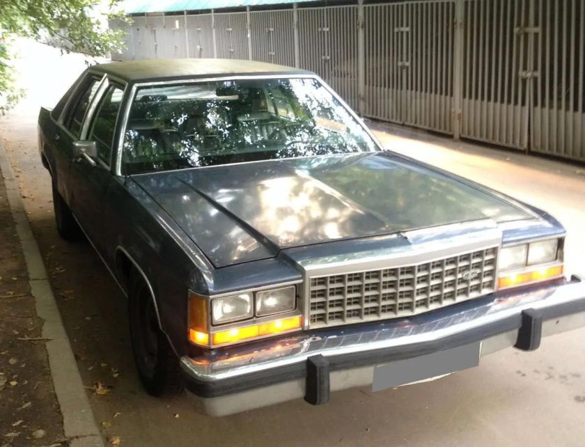 Ford ltd crown victoria 1987