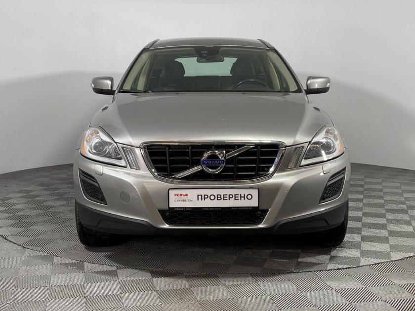 Серебристый Вольво Эдварда