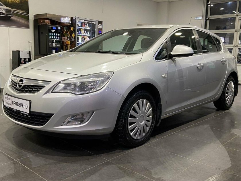 Opel astra j 2011
