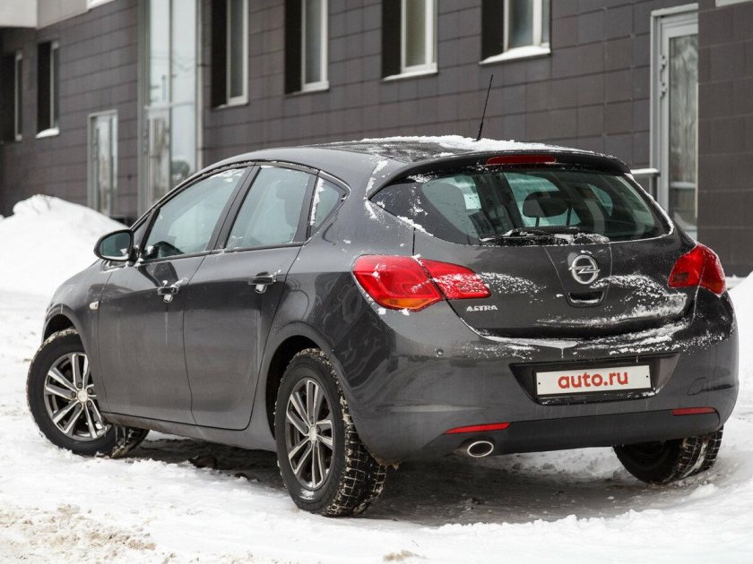 Opel Astra j 2011