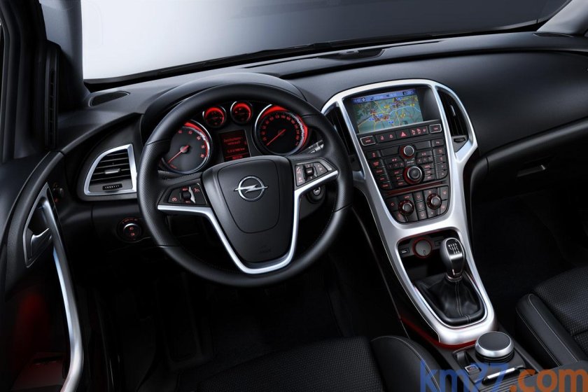 Opel Astra 2010 Interior