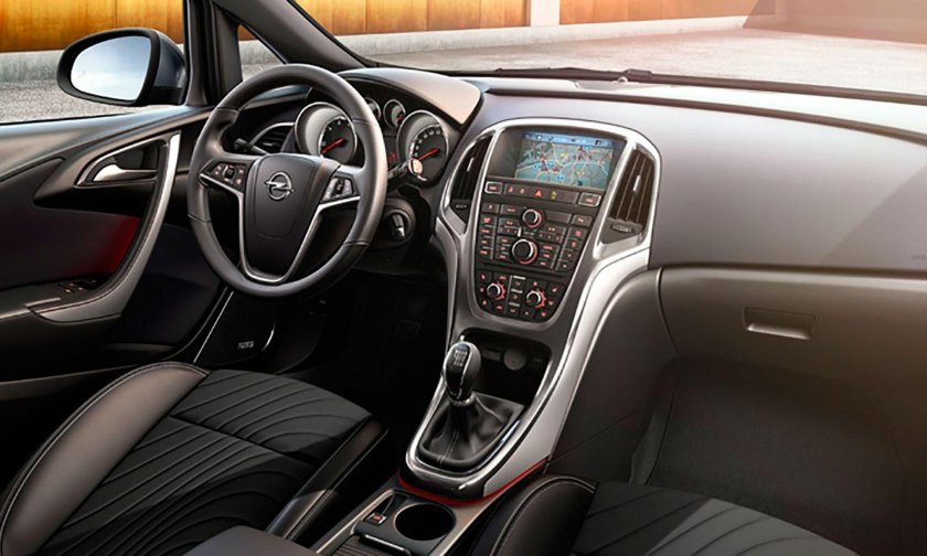 Opel Astra 2012 салон