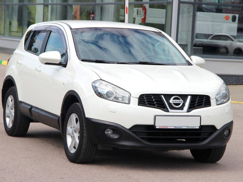 Nissan Qashqai 2015 белый