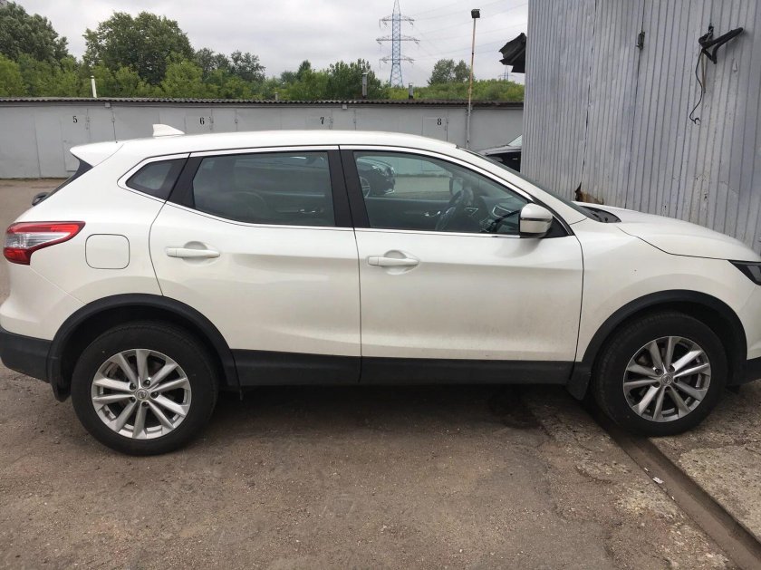 Ниссан Кашкай белый перламутр