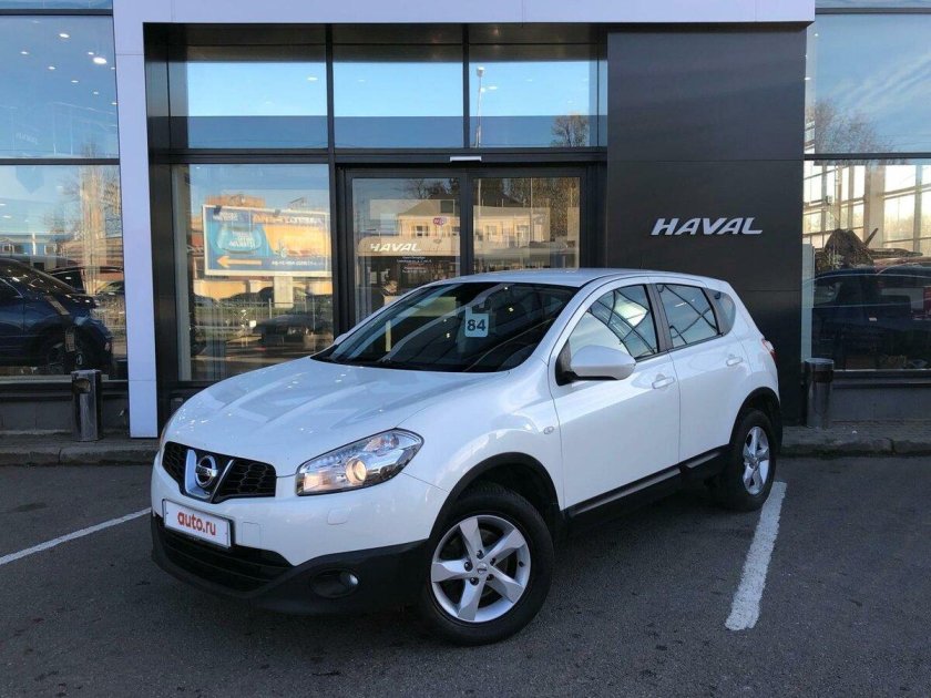 Nissan Qashqai 2013 — 2019 II белый