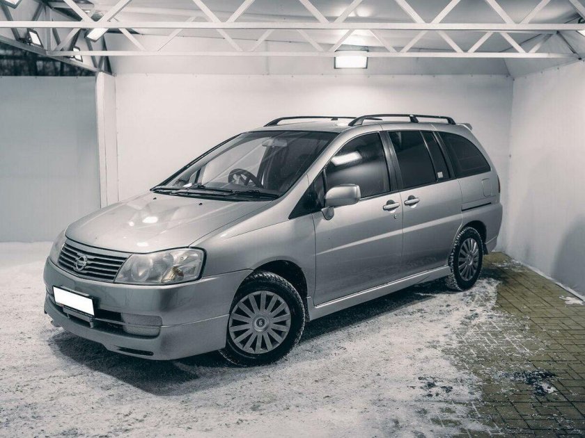 Nissan liberty 2002