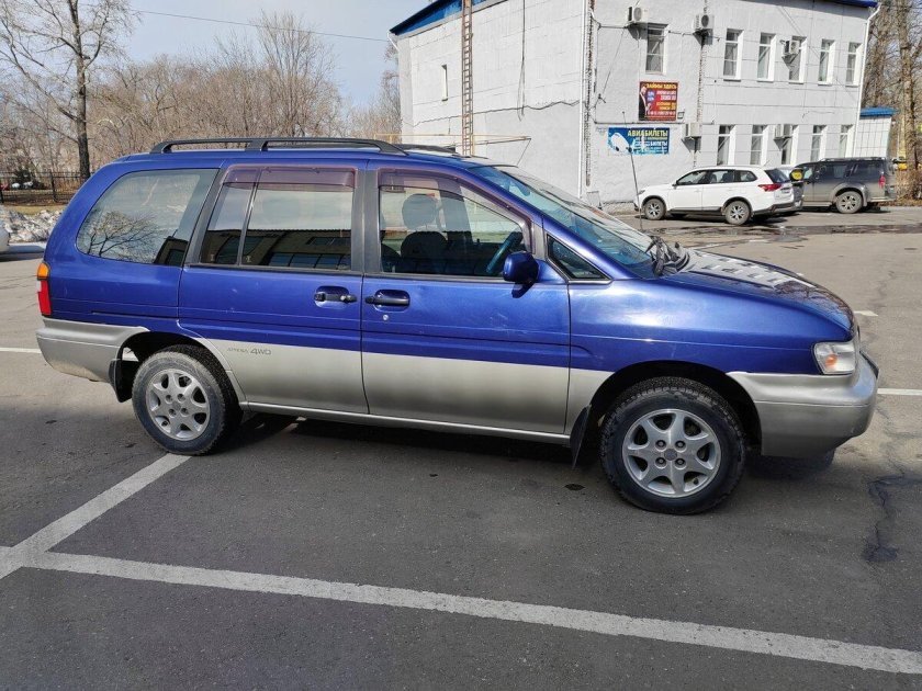 Ниссан прерия