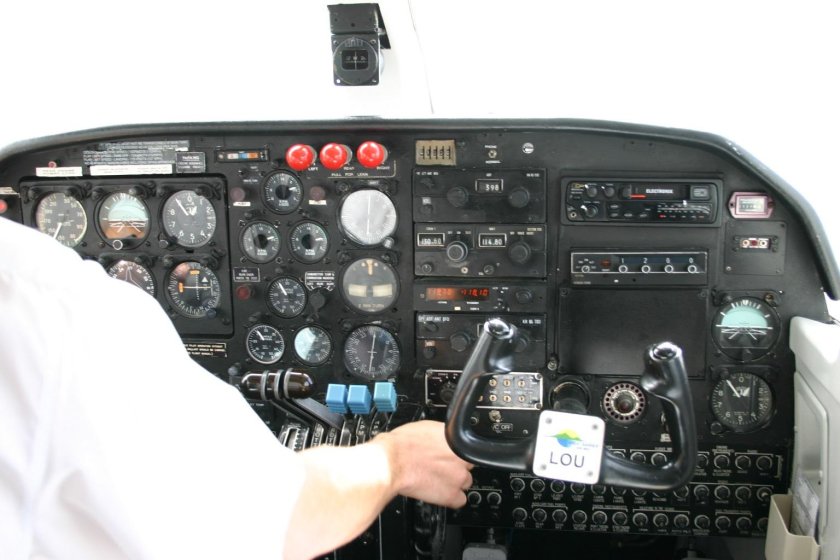 Приборная панель cessna 172