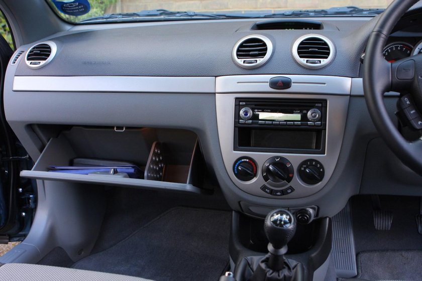 Chevrolet Lacetti 2011 хэтчбек салон