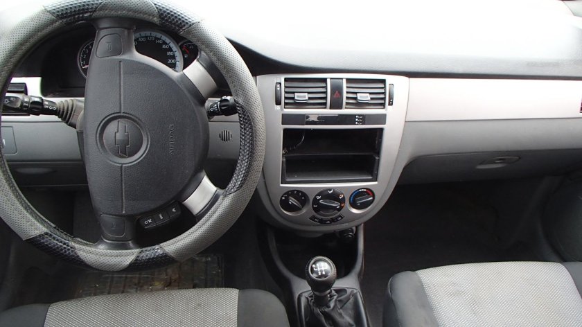 Шевроле Лачетти седан 1.6 салон