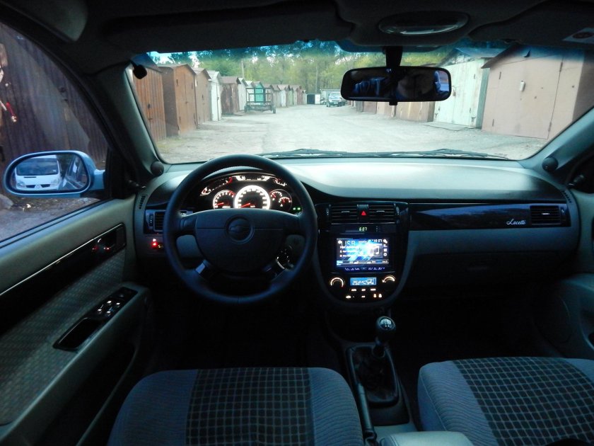 Лачетти седан 1.6 салон