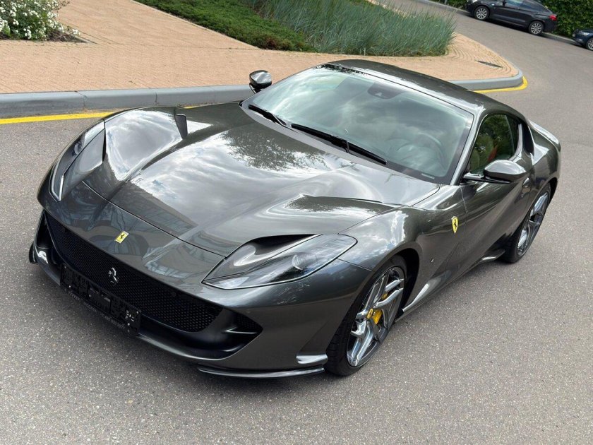 Ferrari 812 2017 2024