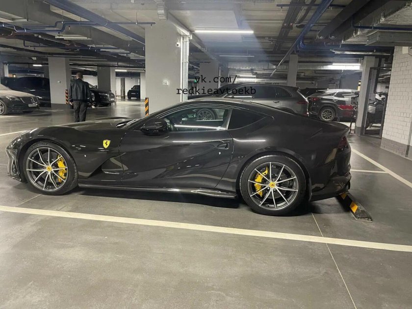 Ferrari 812 Superfast Black