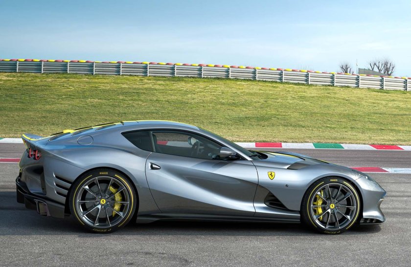 812 superfast ferrari