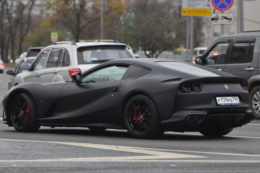 Феррари 812 Superfast