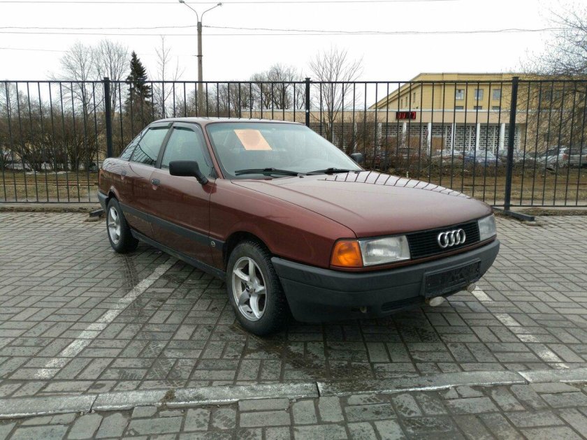 Ауди 80 седан