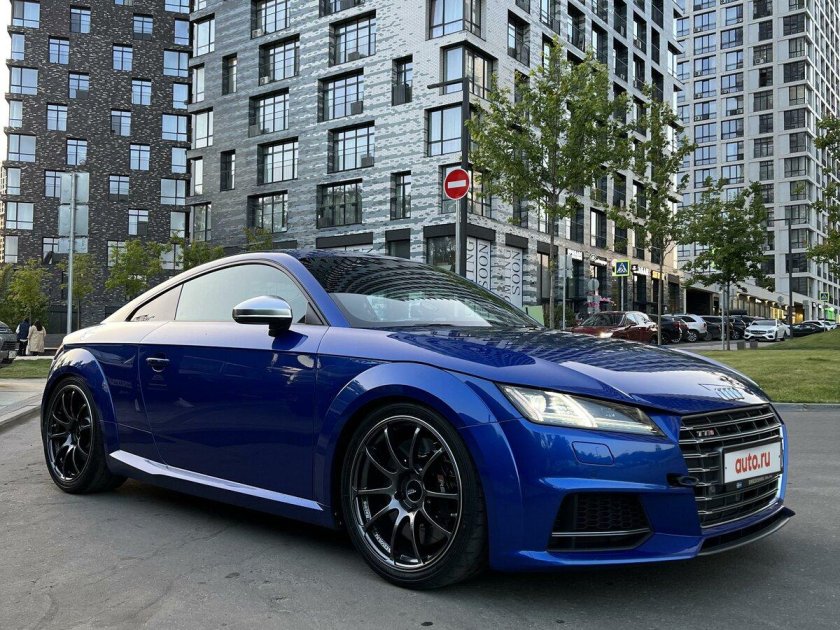 Ауди ТТ синяя