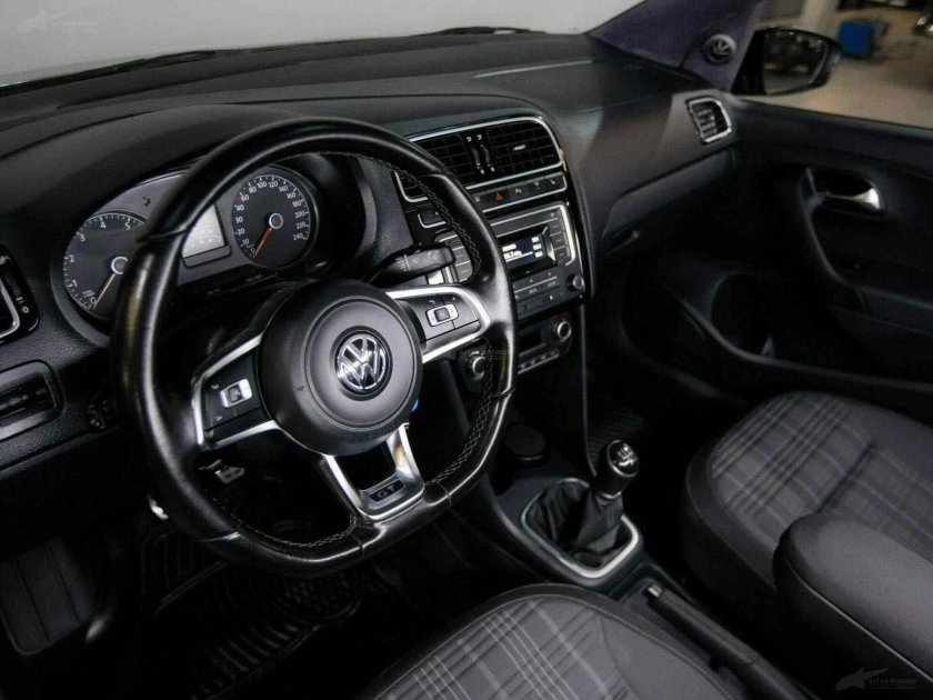 VW Polo 2017 салон