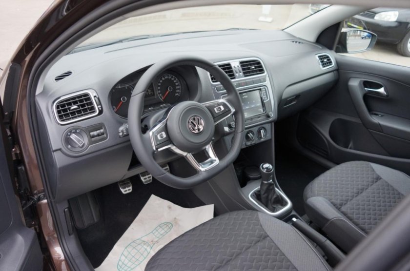 Салон Фольксваген поло седан 2018