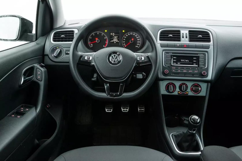 Volkswagen Polo sedan 2015 салон