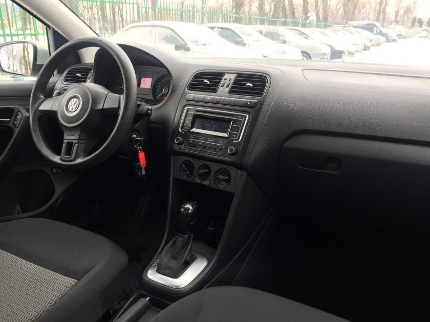 Салон поло седан 2011