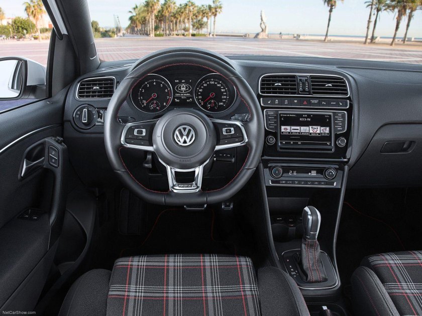 Volkswagen Polo sedan 2015 салон