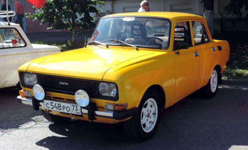 Москвич 2140 желтый