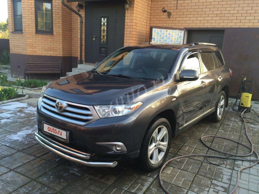 Тойота хайлендер 2011