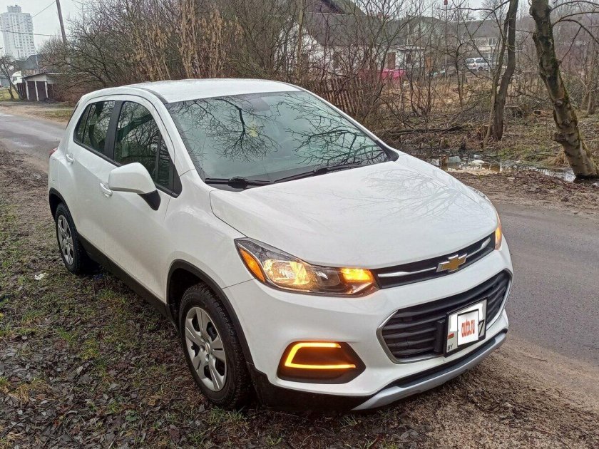 Trax chevrolet 2017 white