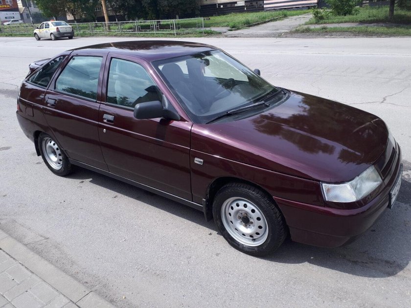 ВАЗ-2112 вишня металлик