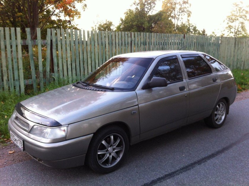 ВАЗ 2112 2002 года