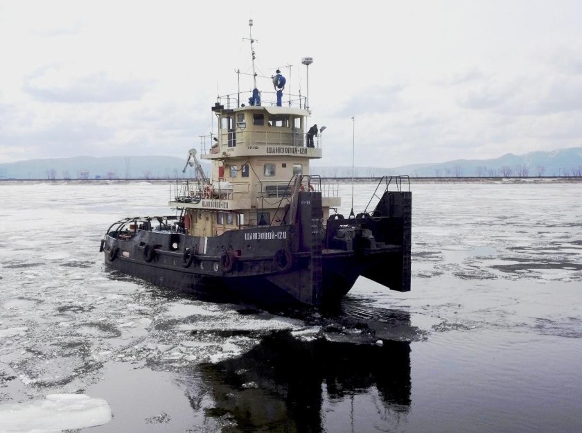 Буксир толкач Шлюзовой