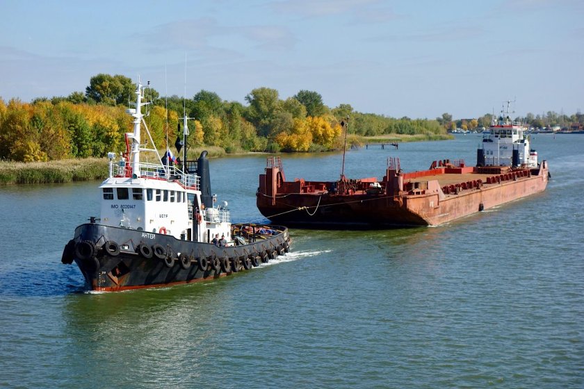 РТ 612 буксир толкач