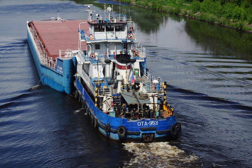 Речные буксиры и толкачи