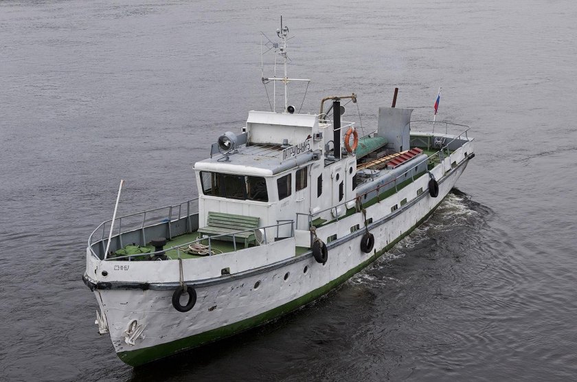 Самоходная баржа толкач