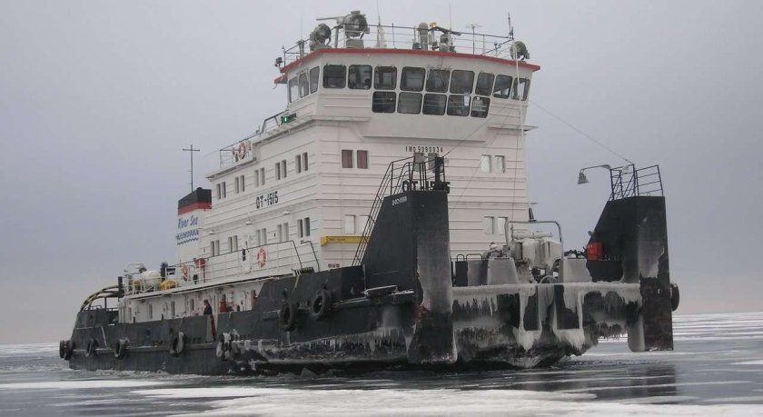 Теплоход буксир-толкач