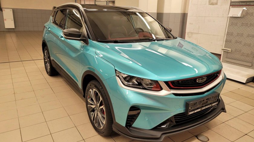 Geely coolray бирюзовый