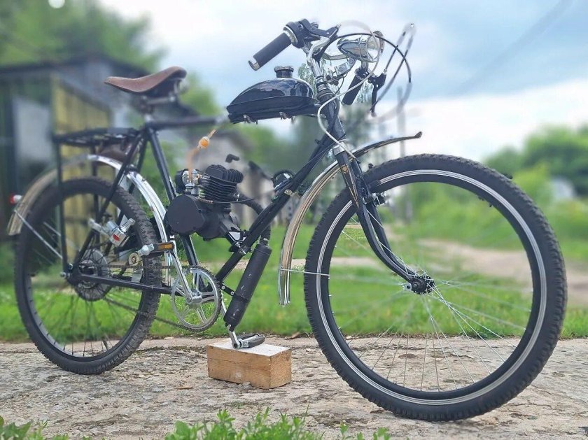 Велосипед с бензиновым мотором