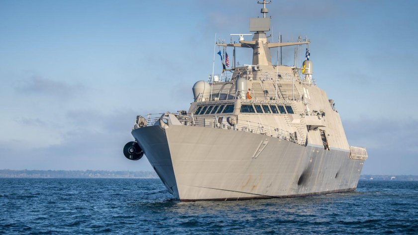 Американский боевой корабль