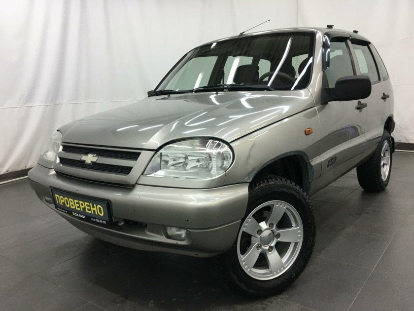 Нива Шевроле коричневая фото