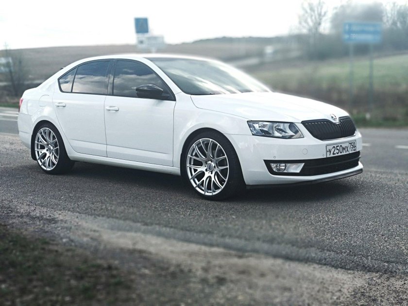 Skoda Octavia a7 r19